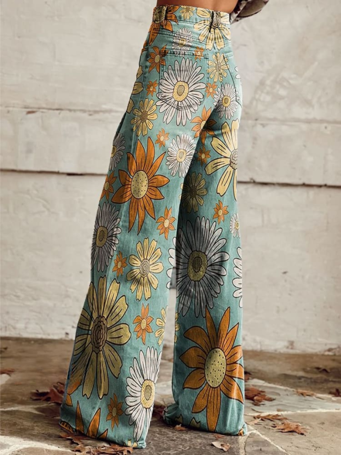 Tania - Weite Hose mit Blumen im Vintage-Stil