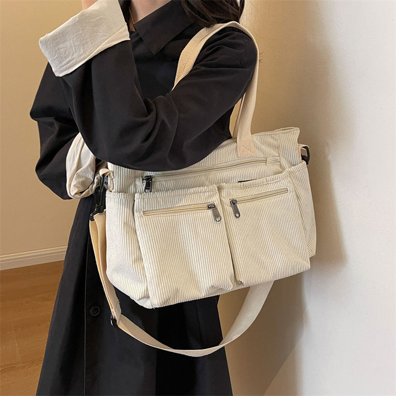 Helene - Stilvolle Samt-Tasche