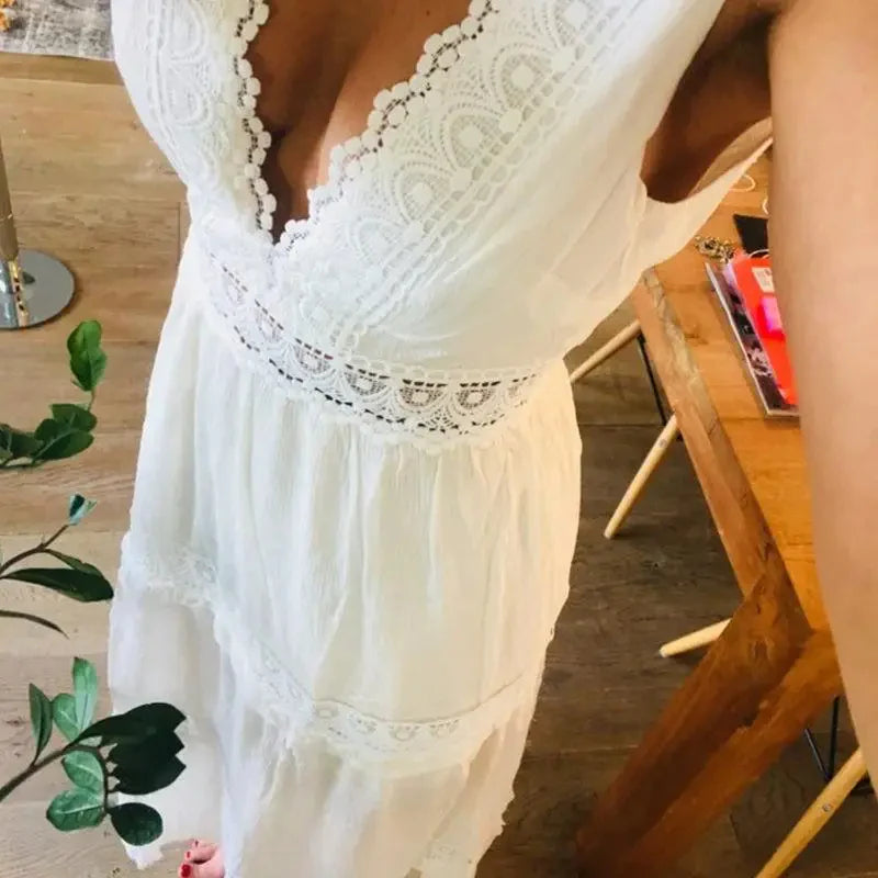 Wilhelmina - Elegantes Kleid mit V-Ausschnitt