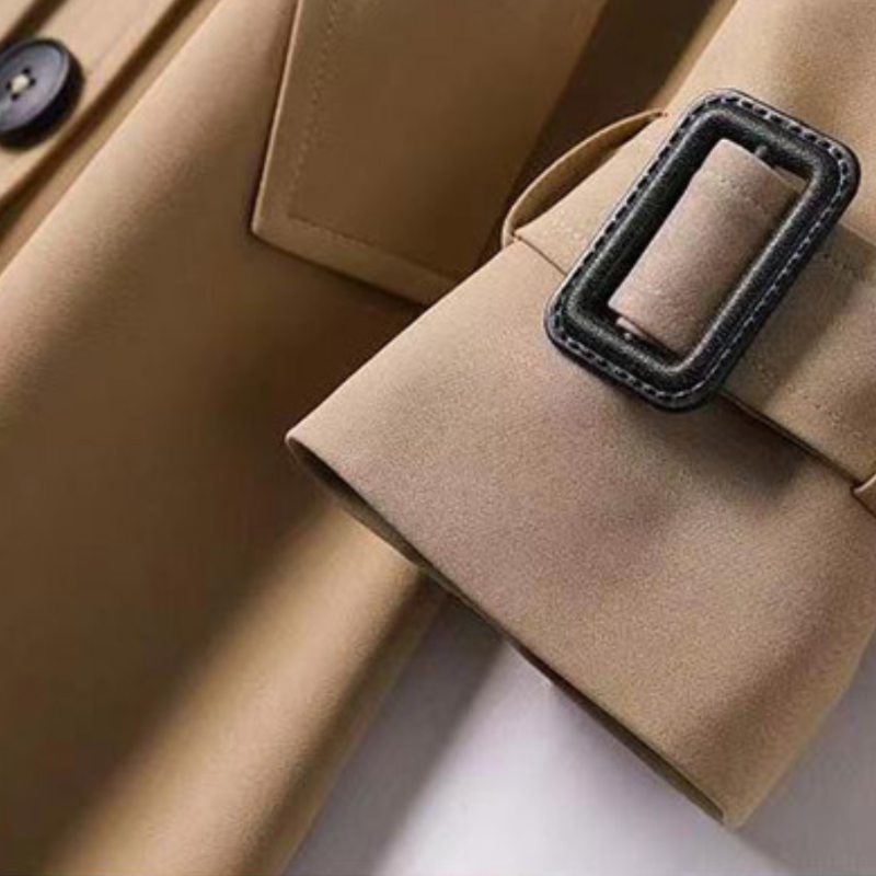 Amoura - Atemberaubender Trenchcoat