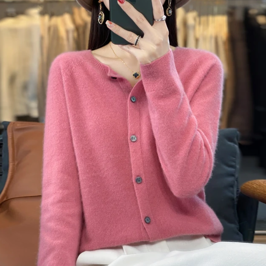 Margo - Kuschelige Wollstrickjacke