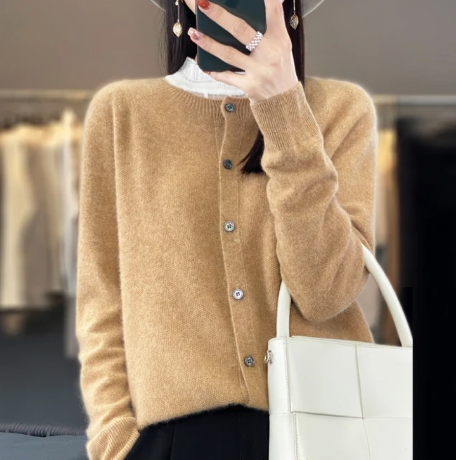 Margo - Kuschelige Wollstrickjacke