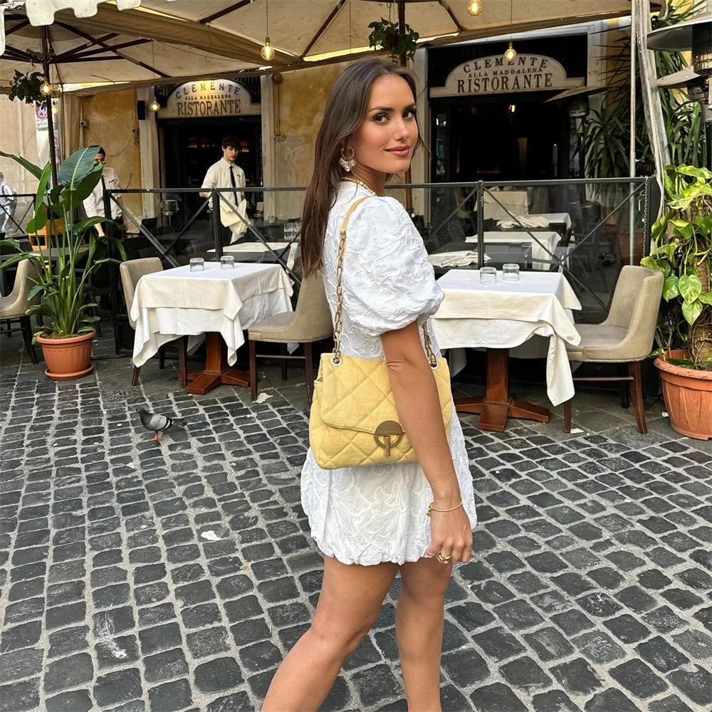Ada - Schickes Mini-Kleid