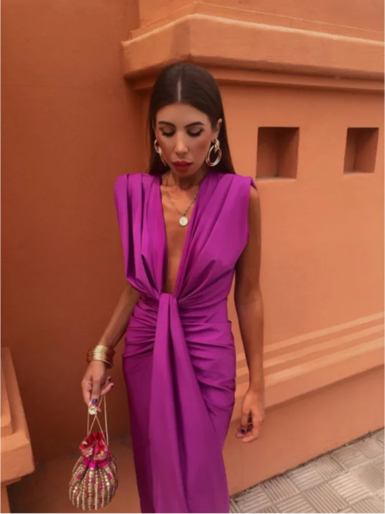 Sarah - Elegantes Kleid mit tiefem Ausschnitt