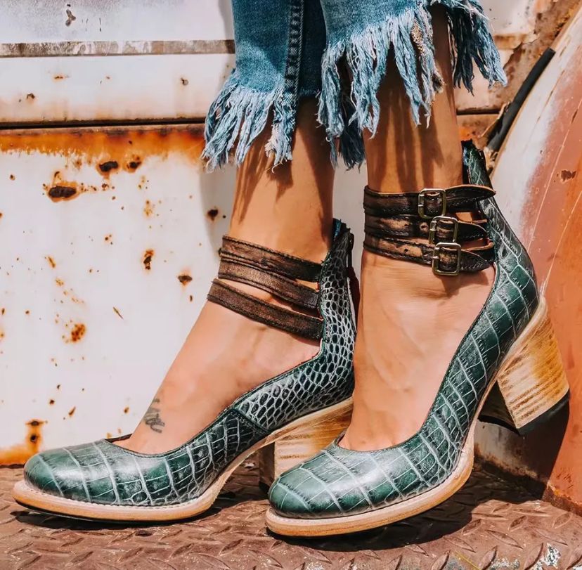 Elodie - Klassische Sandalen mit Absatz